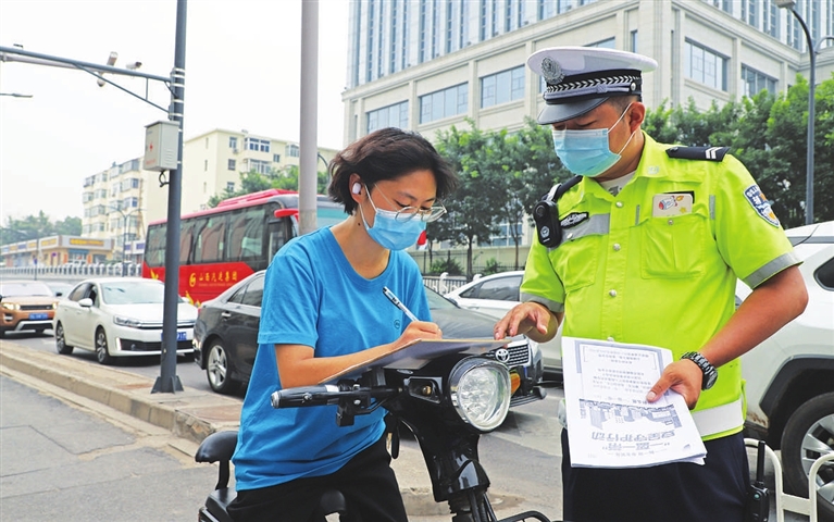 國慶假期部分醫(yī)院門診時間調(diào)整 市民就診時注意